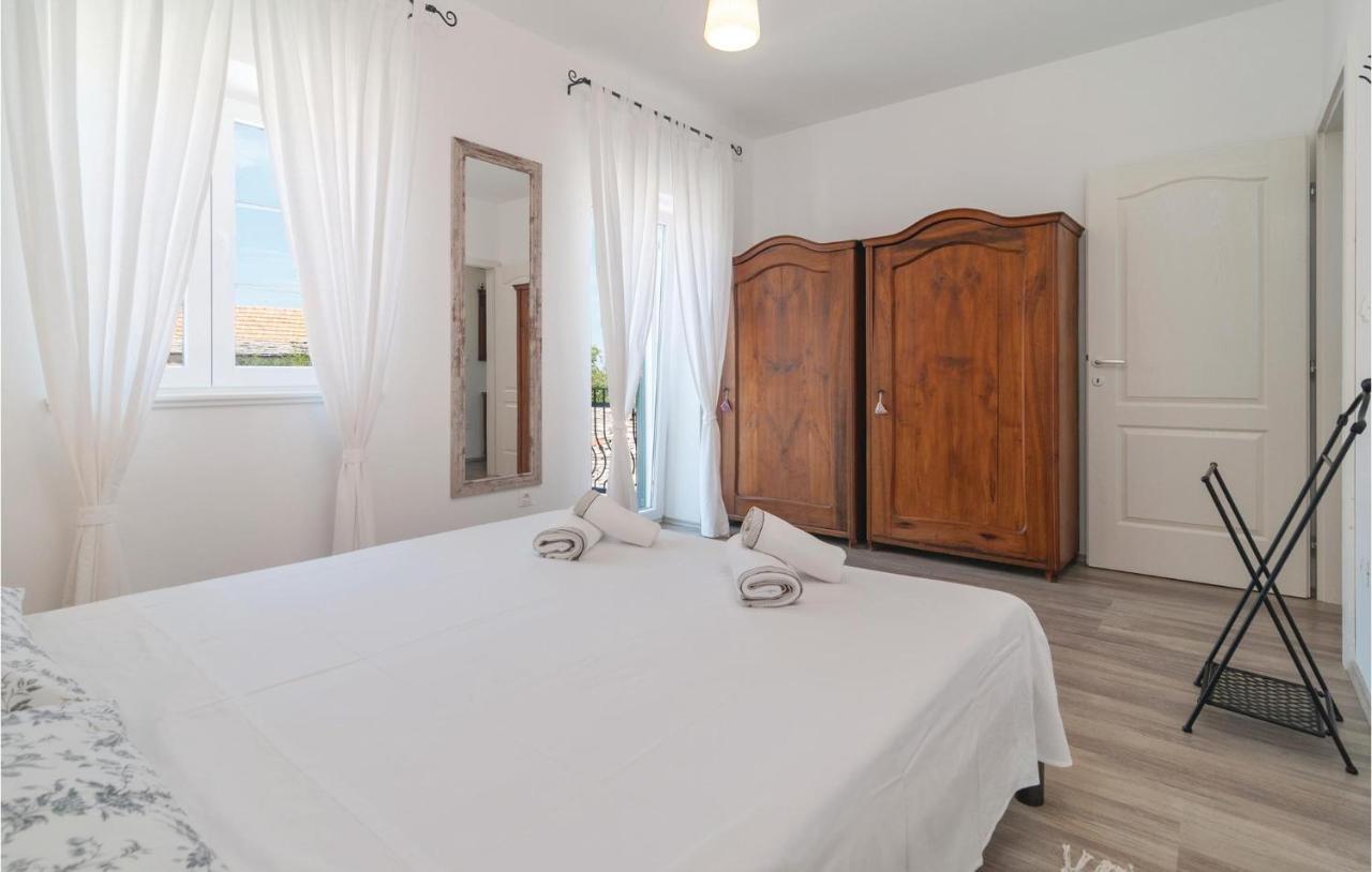 Stunning Home In Primosten With Kitchen Eksteriør billede