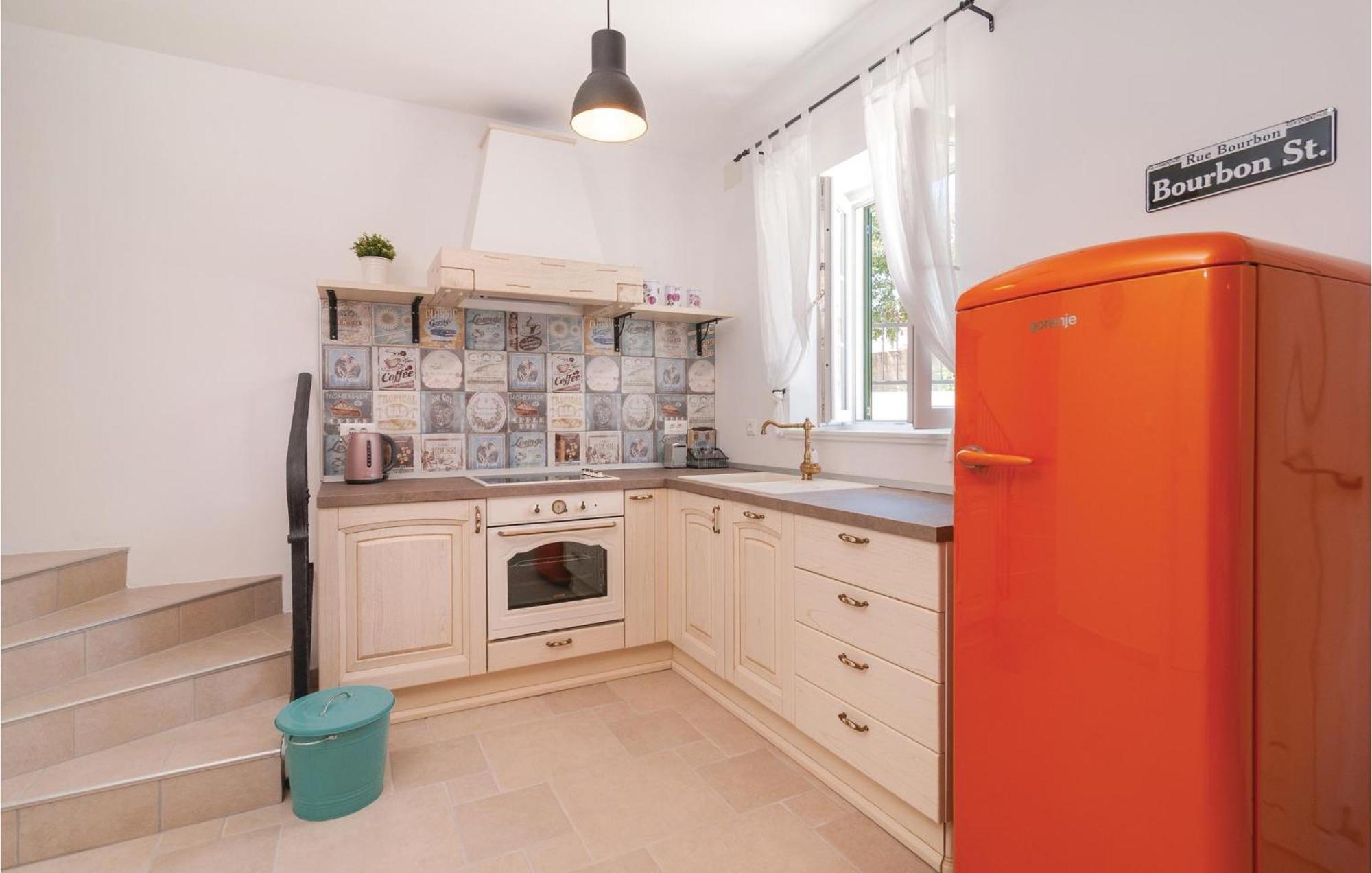 Stunning Home In Primosten With Kitchen Eksteriør billede